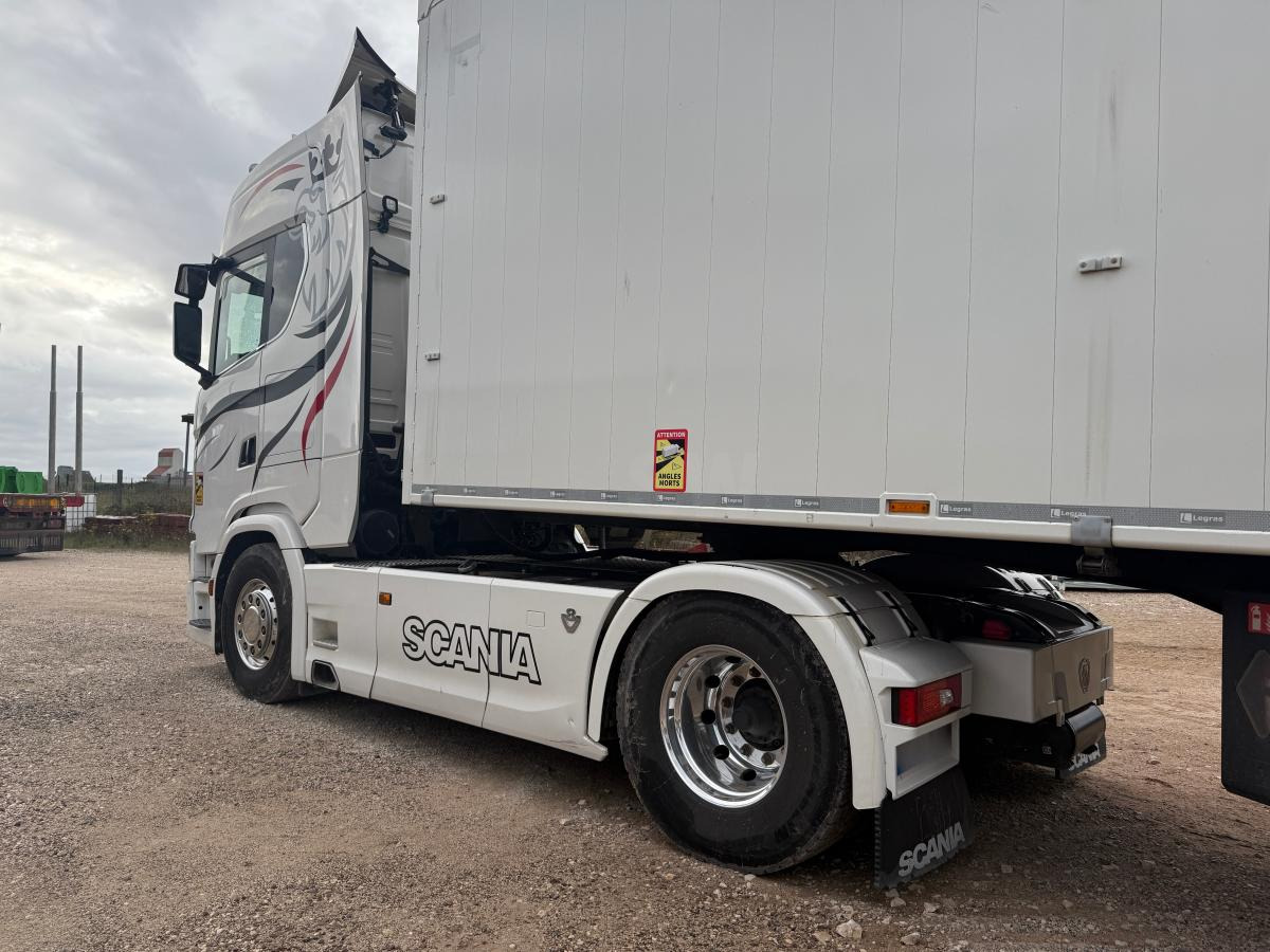 Scania S580 - Tractor head: gambar 5 Scania S580 - Tractor head: gambar 5