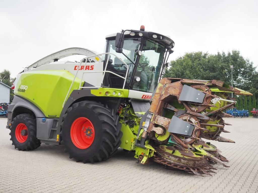 Claas Jaguar 850 4WD + Orbis 600 SD - Pemanen hijauan: gambar 4 Claas Jaguar 850 4WD + Orbis 600 SD - Pemanen hijauan: gambar 4