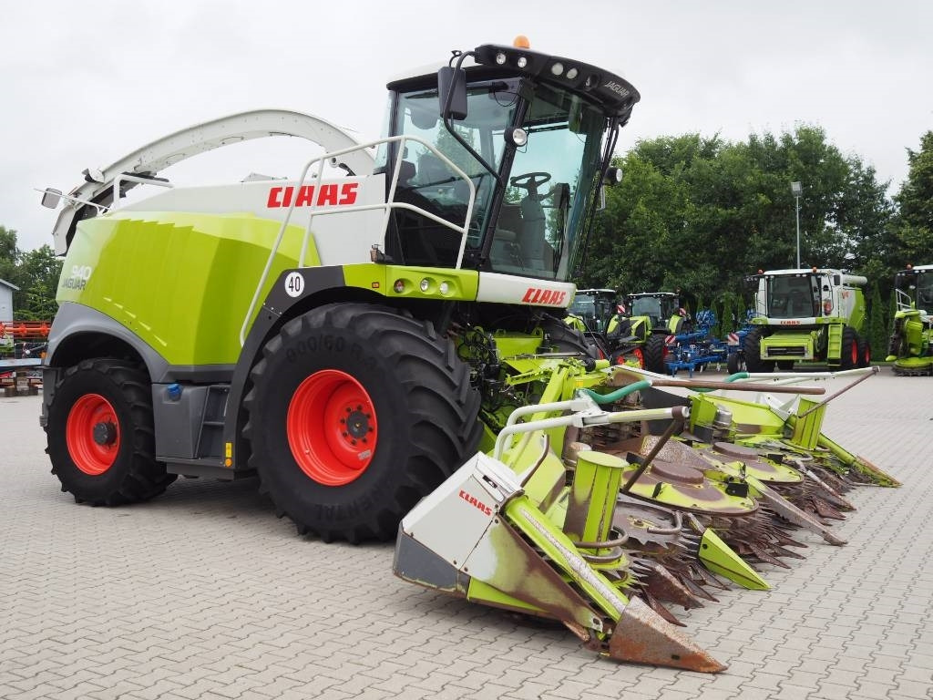 Claas Jaguar 940 4WD + Orbis 600 SD - Pemanen hijauan: gambar 4 Claas Jaguar 940 4WD + Orbis 600 SD - Pemanen hijauan: gambar 4