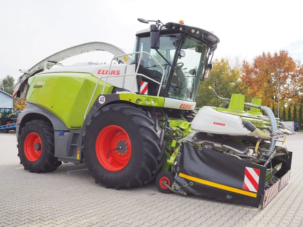 Claas Jaguar 950 4x4 + Orbis 750  - Pemanen hijauan: gambar 4 Claas Jaguar 950 4x4 + Orbis 750  - Pemanen hijauan: gambar 4