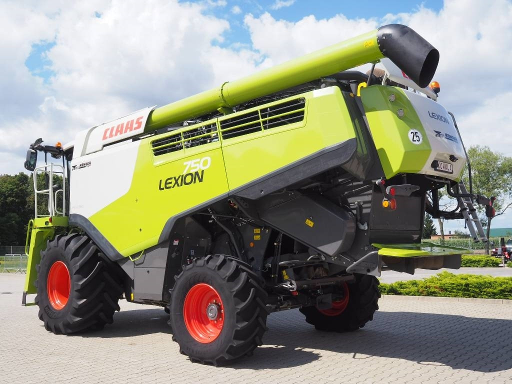 Claas Lexion 750 GPS + V770 - Pemanen gabungan: gambar 2 Claas Lexion 750 GPS + V770 - Pemanen gabungan: gambar 2