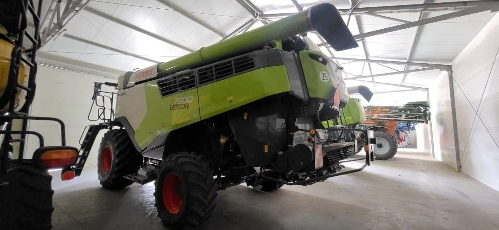 Claas Lexion 7500 + V930 - Pemanen gabungan: gambar 3 Claas Lexion 7500 + V930 - Pemanen gabungan: gambar 3