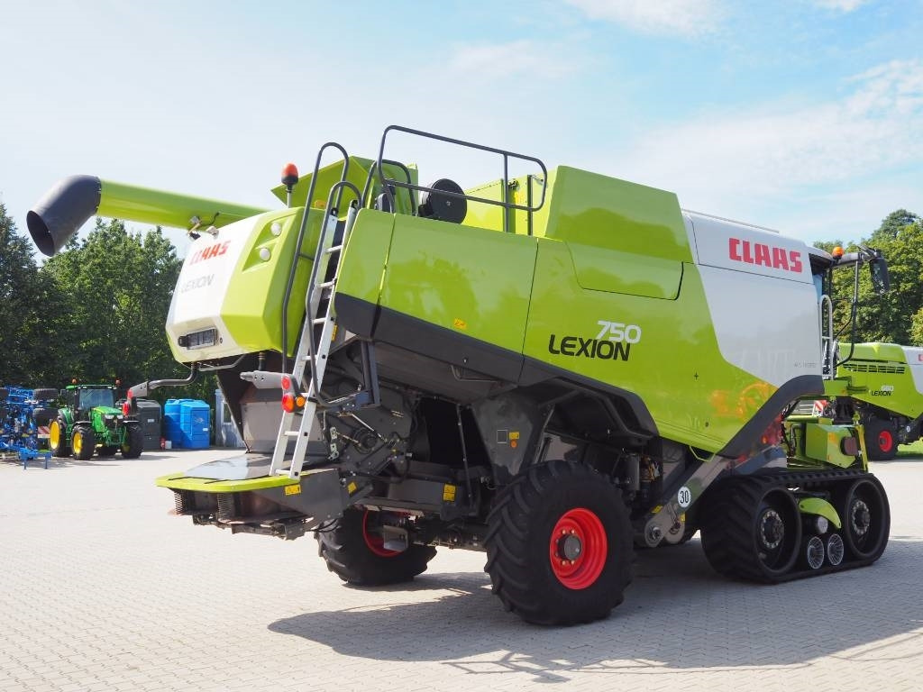 Claas Lexion 750TT + V900 - Pemanen gabungan: gambar 3 Claas Lexion 750TT + V900 - Pemanen gabungan: gambar 3