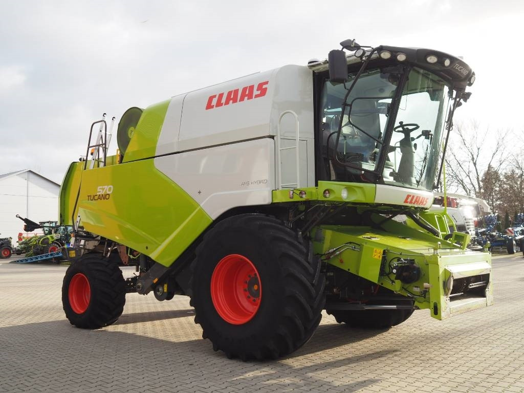 Claas Tucano 570 GPS + V770 - Pemanen gabungan: gambar 4 Claas Tucano 570 GPS + V770 - Pemanen gabungan: gambar 4