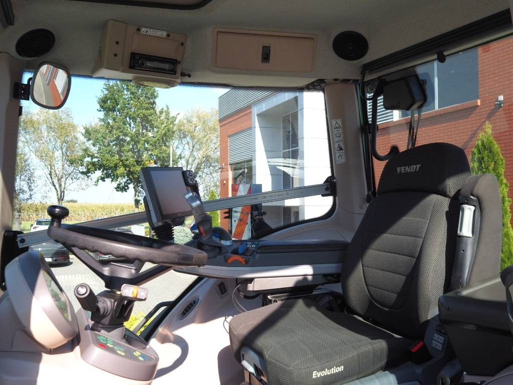 Fendt 824 Vario S4 ProfiPlus, GPS - Traktor: gambar 5 Fendt 824 Vario S4 ProfiPlus, GPS - Traktor: gambar 5