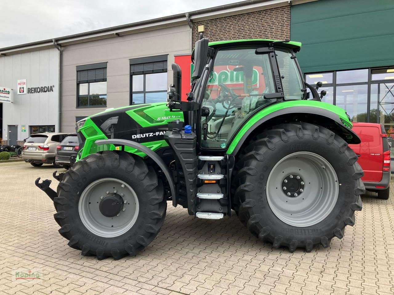 Deutz 6160.4 TTV - Traktor: gambar 2 Deutz 6160.4 TTV - Traktor: gambar 2