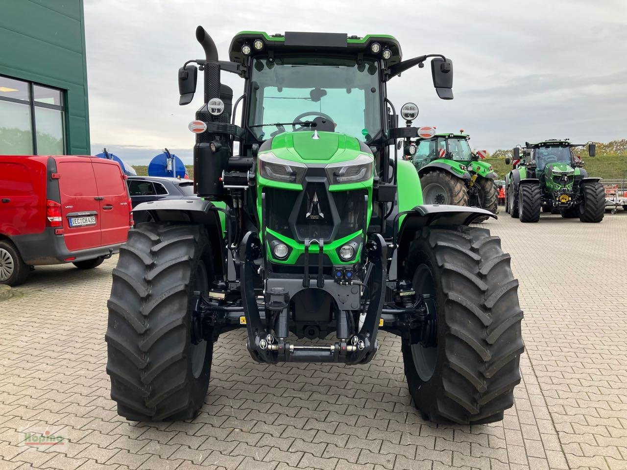 Leasing Deutz-Fahr 6125C TTV STAGE V Deutz-Fahr 6125C TTV STAGE V: gambar 8 Leasing Deutz-Fahr 6125C TTV STAGE V Deutz-Fahr 6125C TTV STAGE V: gambar 8