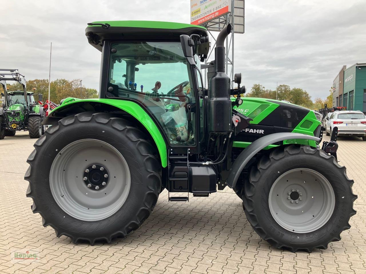 Leasing Deutz-Fahr 6125C TTV STAGE V Deutz-Fahr 6125C TTV STAGE V: gambar 7 Leasing Deutz-Fahr 6125C TTV STAGE V Deutz-Fahr 6125C TTV STAGE V: gambar 7