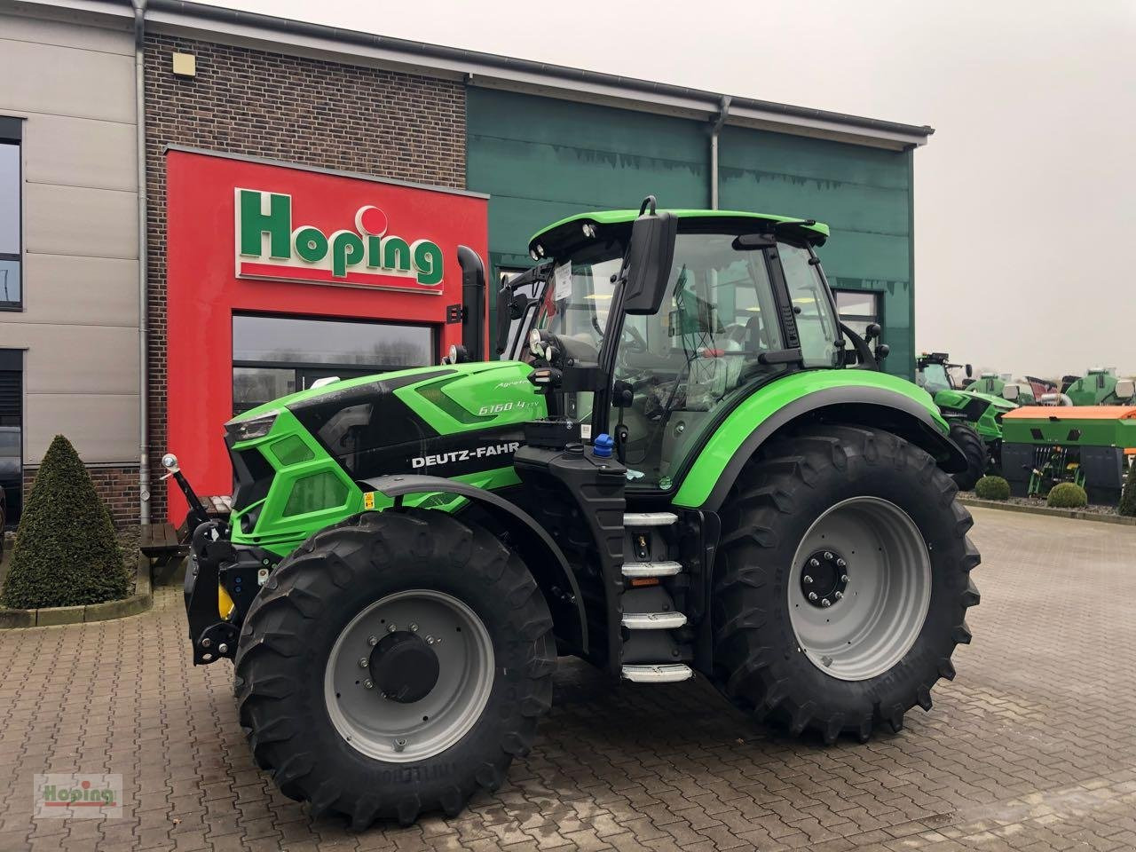Deutz-Fahr Deutz 6160.4 TTV - Traktor: gambar 1 Deutz-Fahr Deutz 6160.4 TTV - Traktor: gambar 1