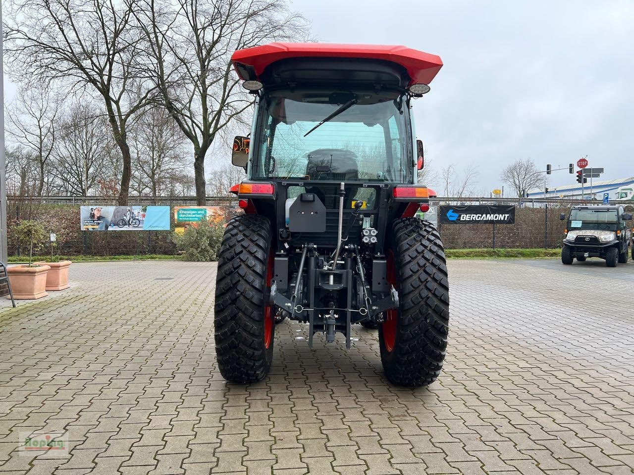 Kubota L2-552 DHC - Traktor kota: gambar 4 Kubota L2-552 DHC - Traktor kota: gambar 4