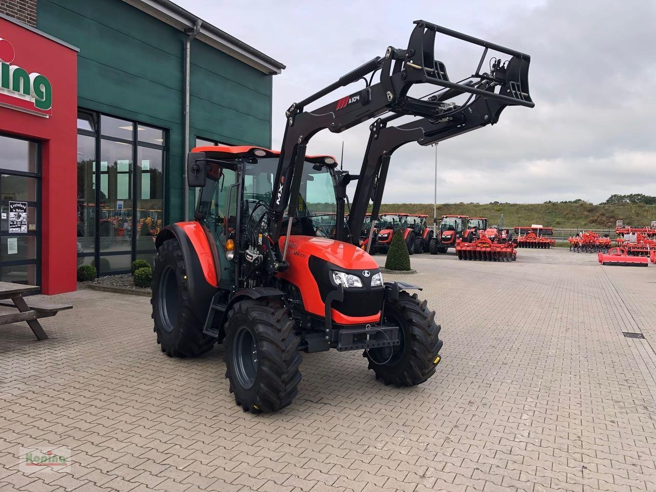 Kubota M4073 Cab - Traktor: gambar 2 Kubota M4073 Cab - Traktor: gambar 2