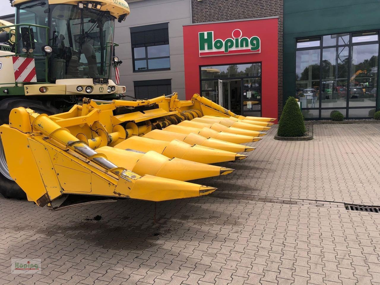 New Holland MF875W - Sundulan jagung: gambar 1 New Holland MF875W - Sundulan jagung: gambar 1