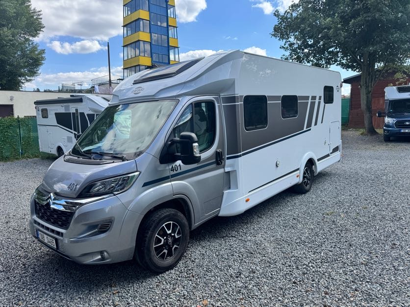 CARADO T447 PRO+ , camera, radio, awning, bike holder, LPG, ALU - Mobil rumah semi-terintegrasi: gambar 2 CARADO T447 PRO+ , camera, radio, awning, bike holder, LPG, ALU - Mobil rumah semi-terintegrasi: gambar 2