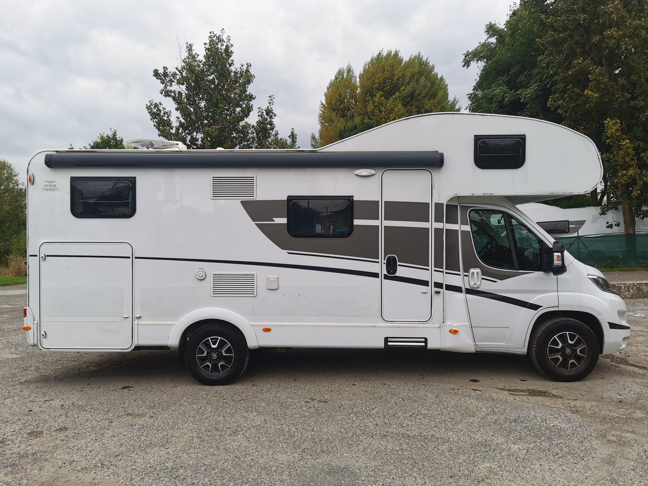 SUNLIGHT A 70 - Alkoven: gambar 2 SUNLIGHT A 70 - Alkoven: gambar 2