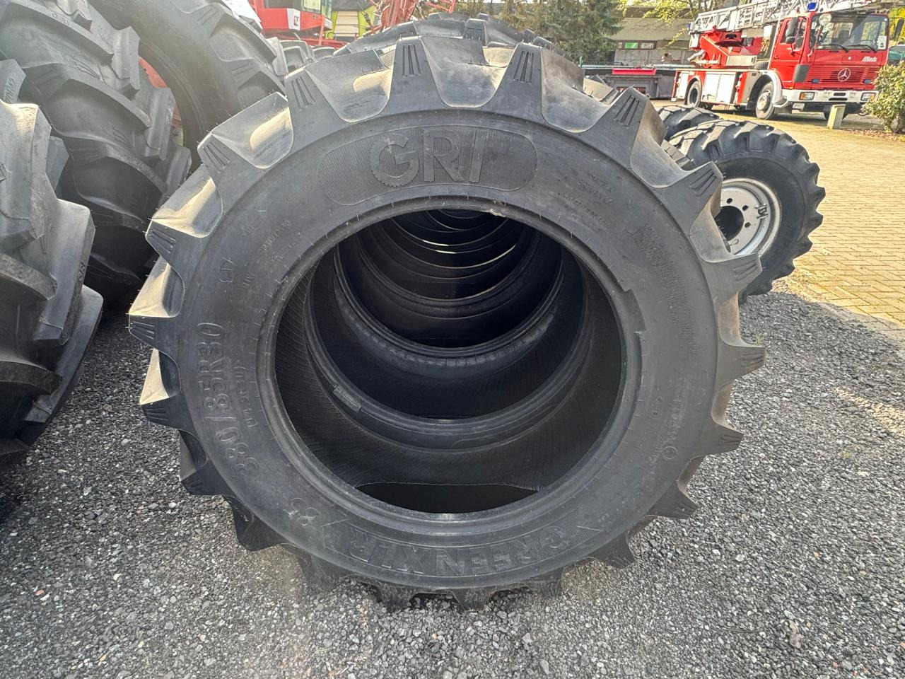 380/85R30 *GRI* - Ban: gambar 1 380/85R30 *GRI* - Ban: gambar 1