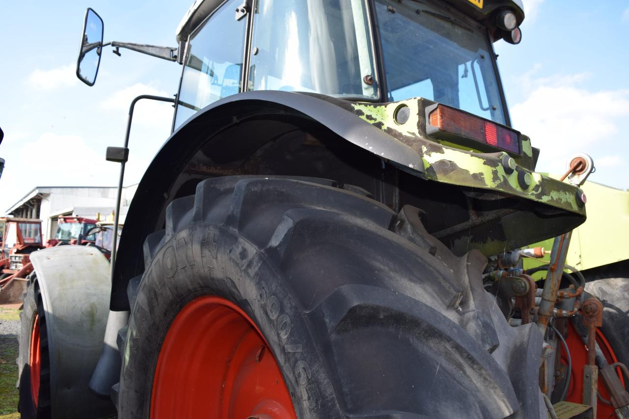CLAAS Ares 697 ATZ - Traktor: gambar 4 CLAAS Ares 697 ATZ - Traktor: gambar 4