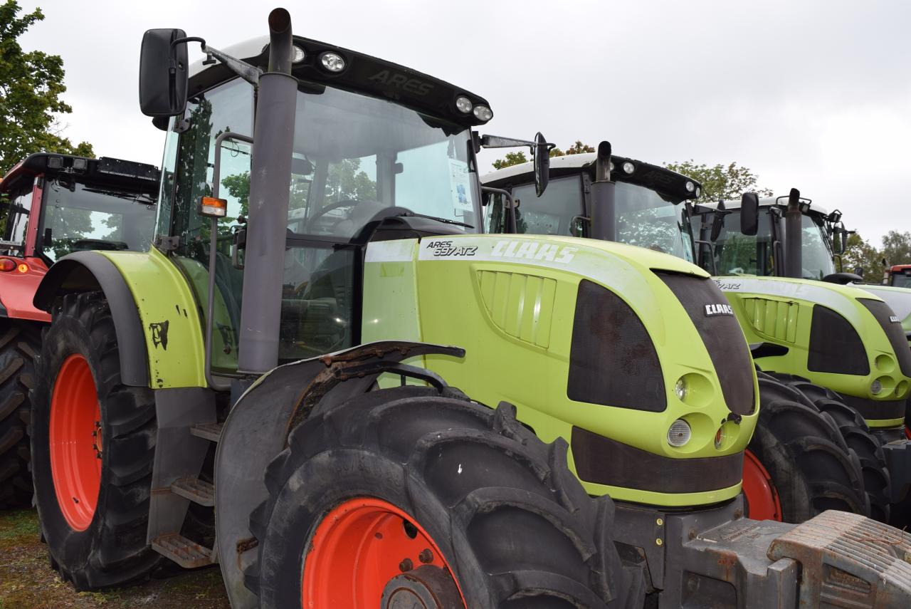 CLAAS Ares 697 ATZ - Traktor: gambar 1 CLAAS Ares 697 ATZ - Traktor: gambar 1