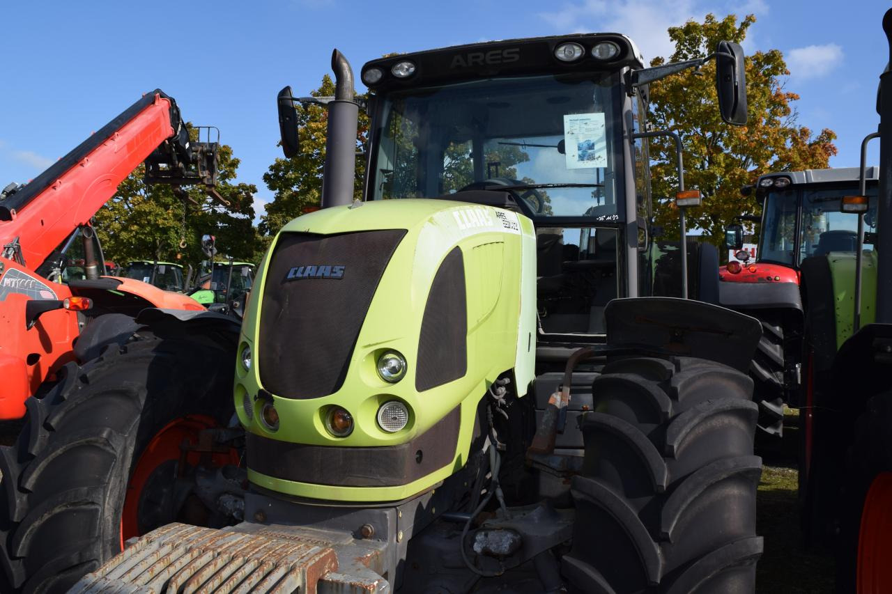 CLAAS Ares 697 ATZ - Traktor: gambar 2 CLAAS Ares 697 ATZ - Traktor: gambar 2