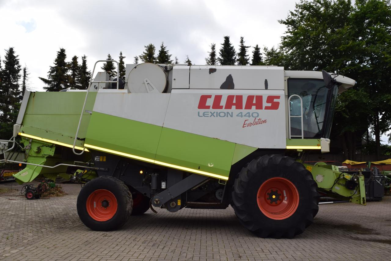 CLAAS Lexion 440 Evolution - Pemanen gabungan: gambar 1 CLAAS Lexion 440 Evolution - Pemanen gabungan: gambar 1