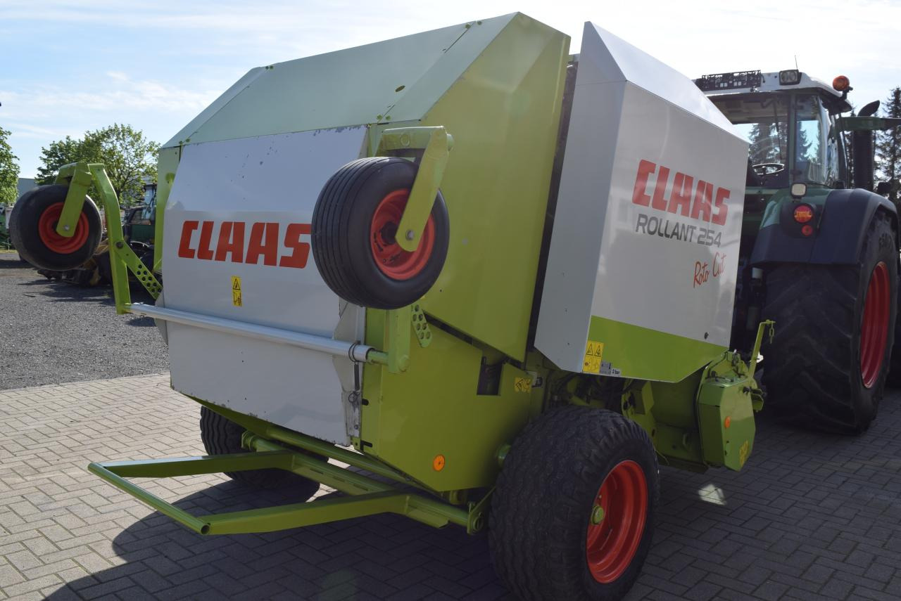 CLAAS Rollant 254 RC - Baler bulat: gambar 4 CLAAS Rollant 254 RC - Baler bulat: gambar 4