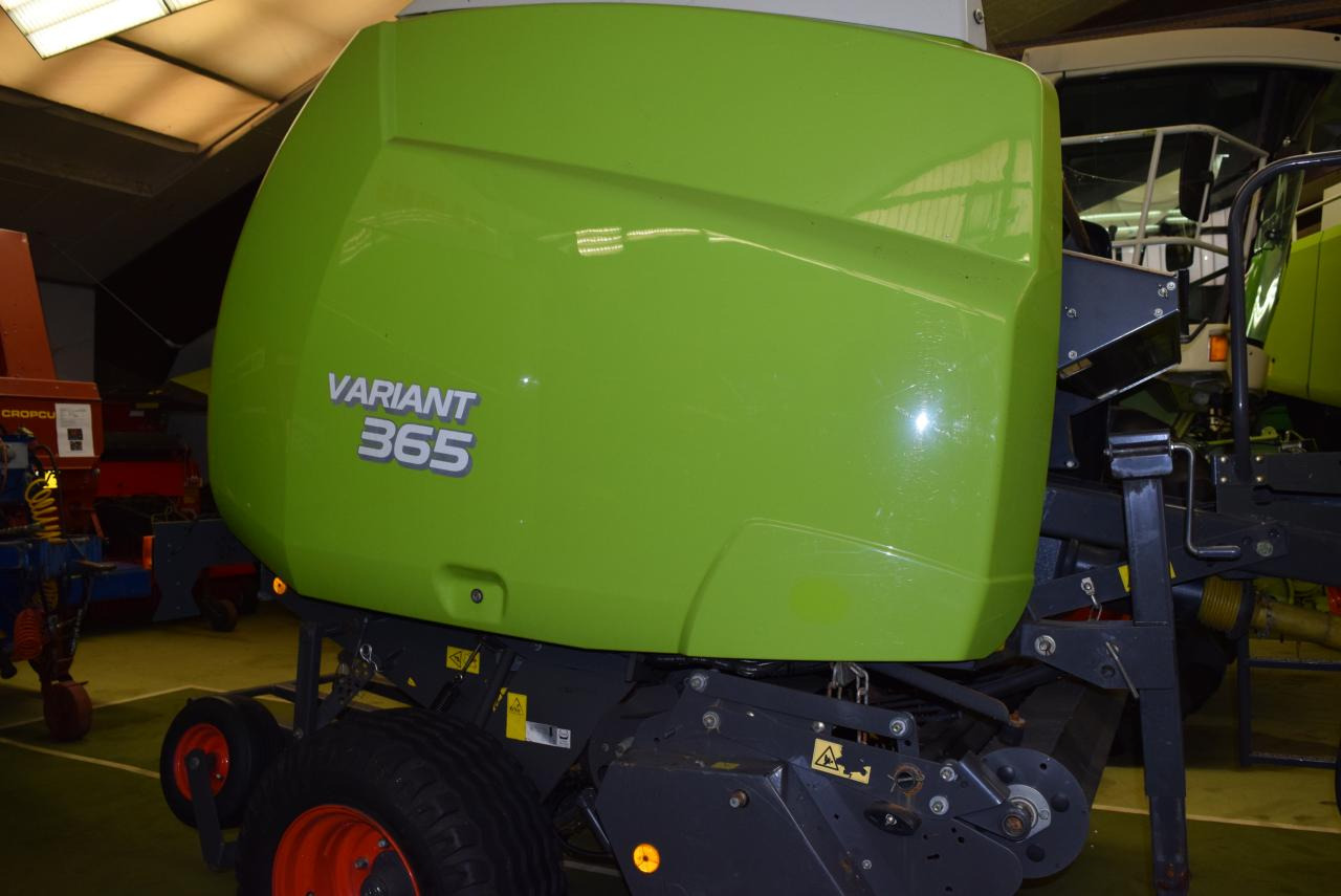 CLAAS Variant 365 RotoCut - Baler bulat: gambar 3 CLAAS Variant 365 RotoCut - Baler bulat: gambar 3