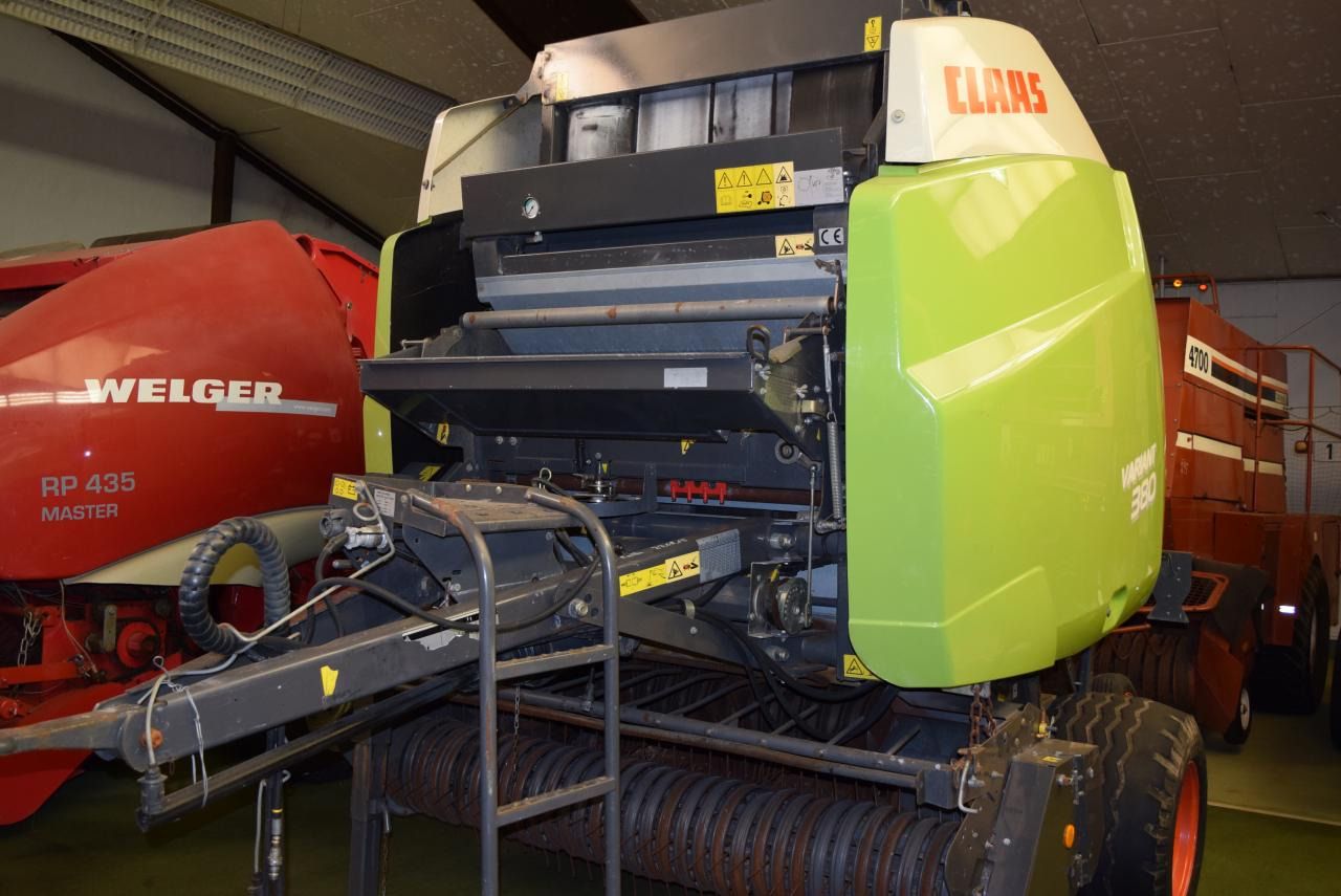 CLAAS Variant 380 RC - Baler bulat: gambar 3 CLAAS Variant 380 RC - Baler bulat: gambar 3