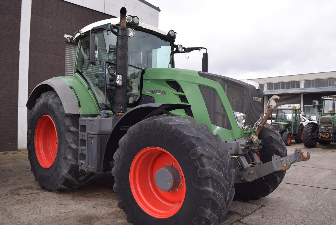 Fendt 826 Vario SCR ProfiPlus - Traktor: gambar 1 Fendt 826 Vario SCR ProfiPlus - Traktor: gambar 1