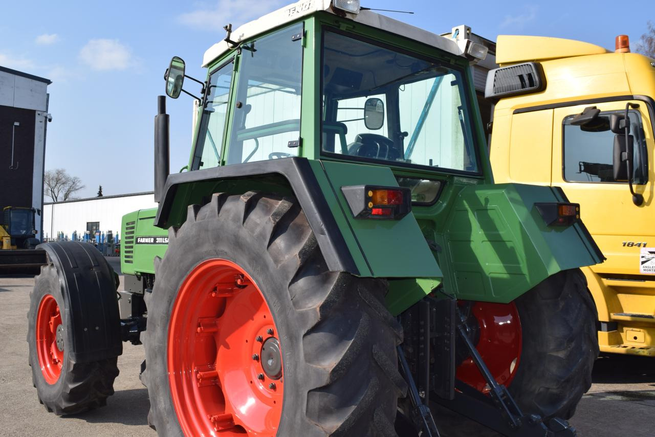 Fendt Farmer 311 LSA - Traktor: gambar 4 Fendt Farmer 311 LSA - Traktor: gambar 4