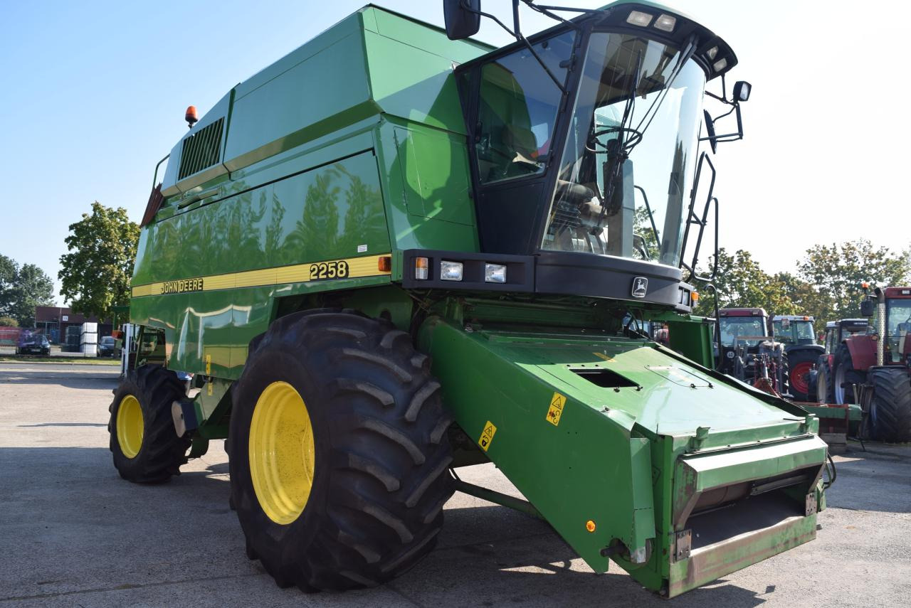 John Deere 2064 - Pemanen gabungan: gambar 5 John Deere 2064 - Pemanen gabungan: gambar 5