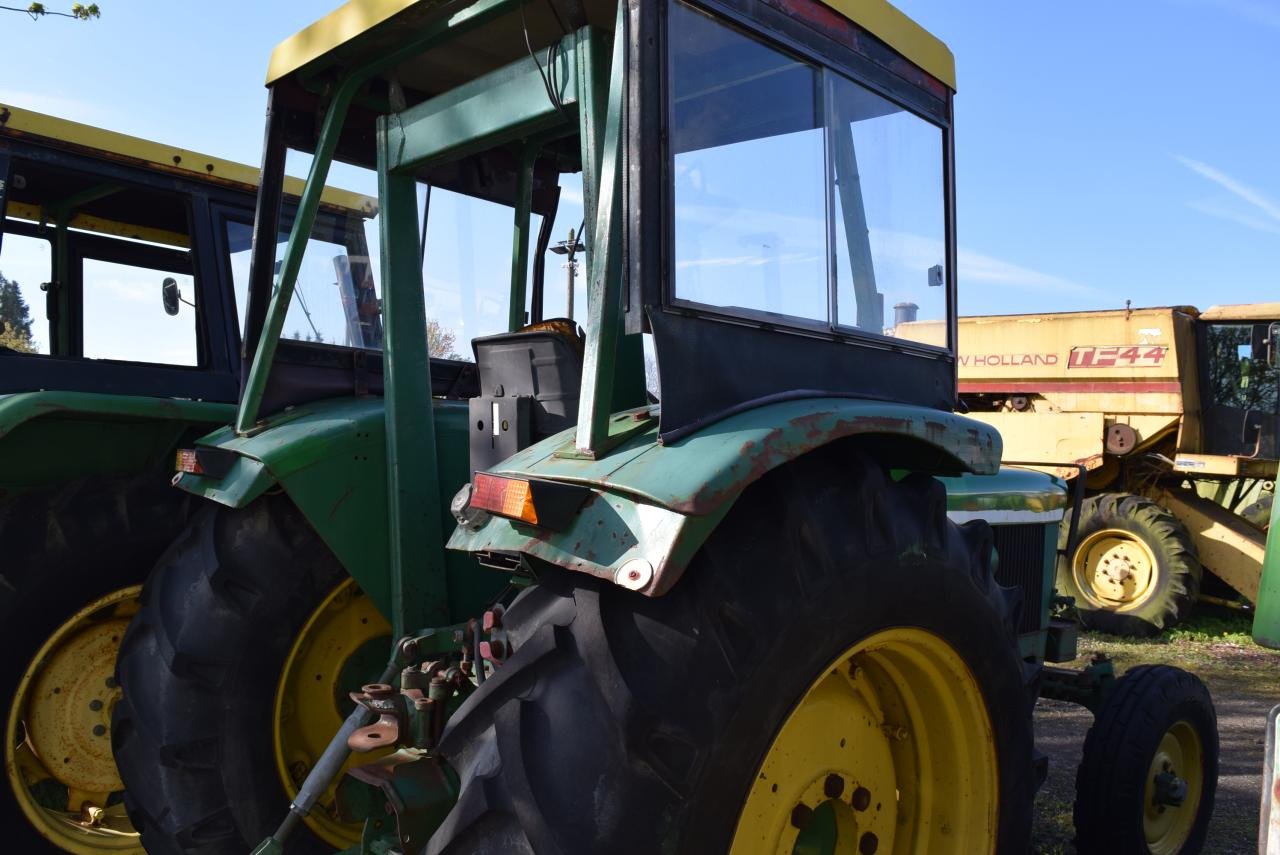 John Deere 2130 - Traktor: gambar 3 John Deere 2130 - Traktor: gambar 3