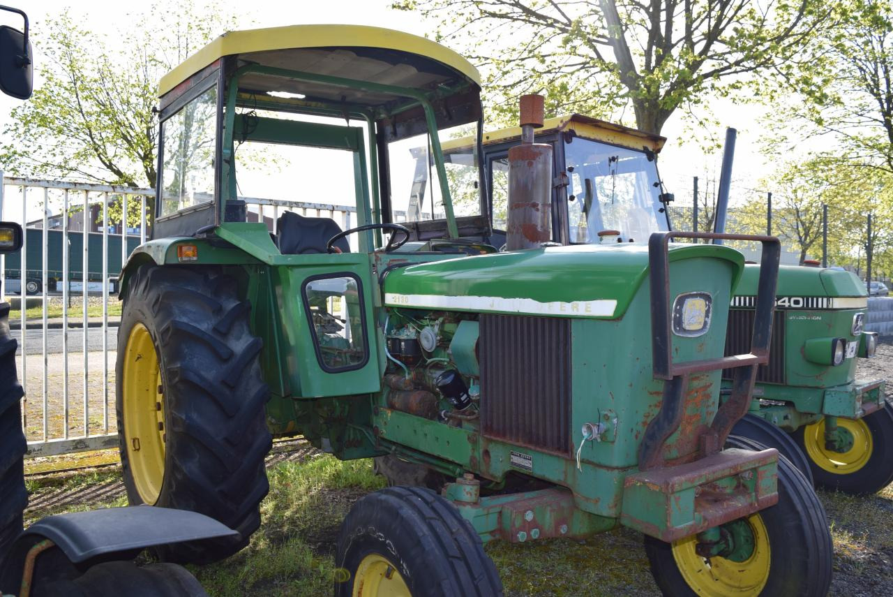 John Deere 2130 - Traktor: gambar 2 John Deere 2130 - Traktor: gambar 2