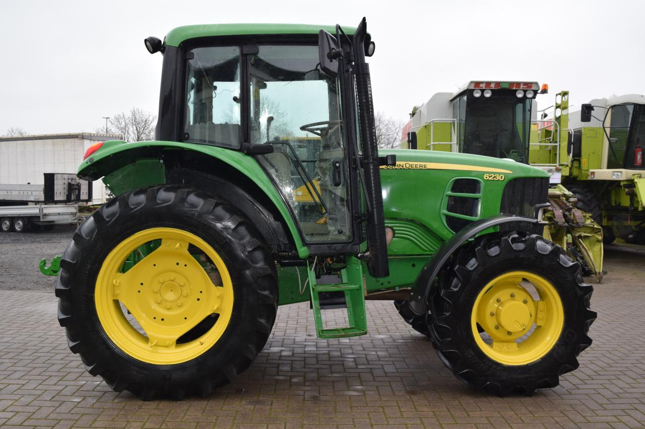 John Deere 6230 - Traktor: gambar 1 John Deere 6230 - Traktor: gambar 1