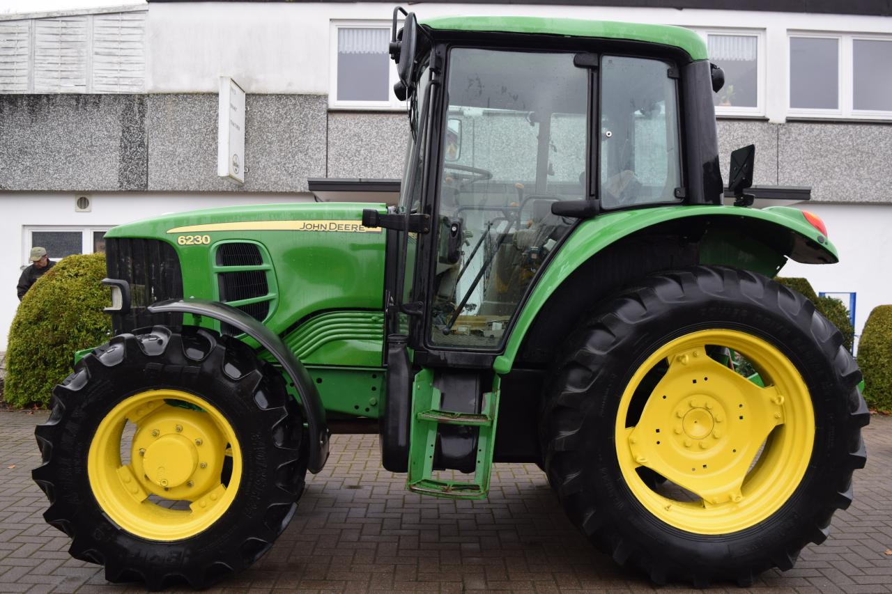 John Deere 6230 - Traktor: gambar 4 John Deere 6230 - Traktor: gambar 4