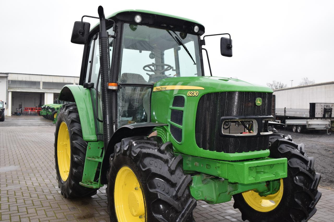 John Deere 6230 - Traktor: gambar 3 John Deere 6230 - Traktor: gambar 3