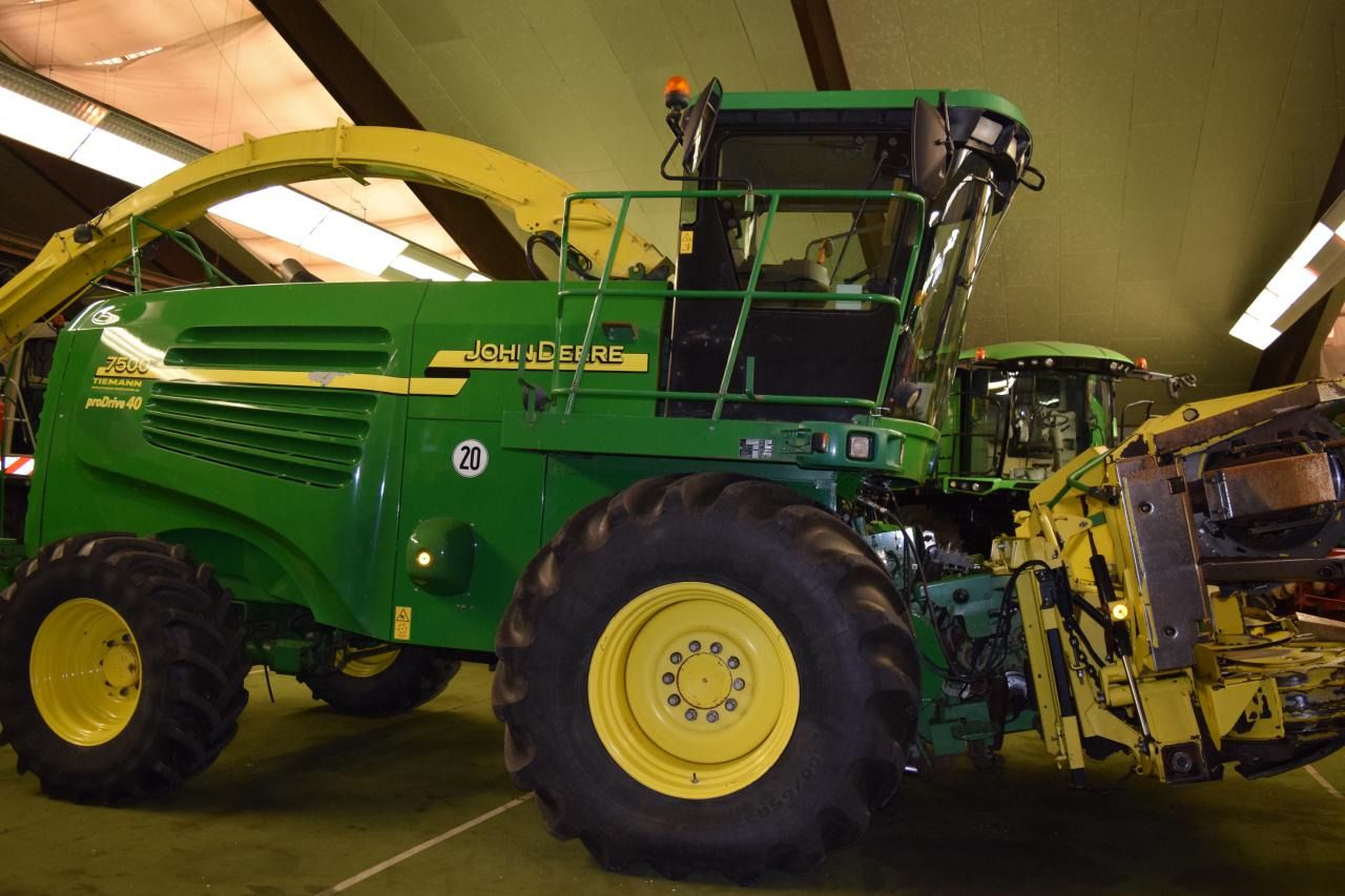 John Deere 7400 - Pemanen hijauan: gambar 2 John Deere 7400 - Pemanen hijauan: gambar 2