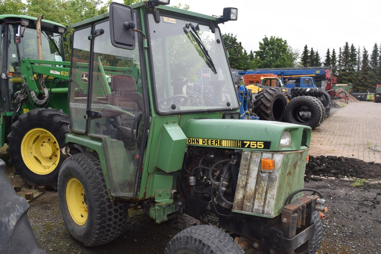 John Deere 755 - Traktor: gambar 4 John Deere 755 - Traktor: gambar 4