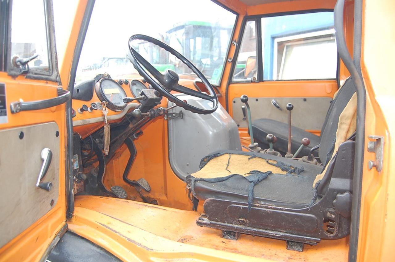 Mercedes-Benz Unimog U421 - Kendaraan Kota/ Khusus: gambar 4 Mercedes-Benz Unimog U421 - Kendaraan Kota/ Khusus: gambar 4