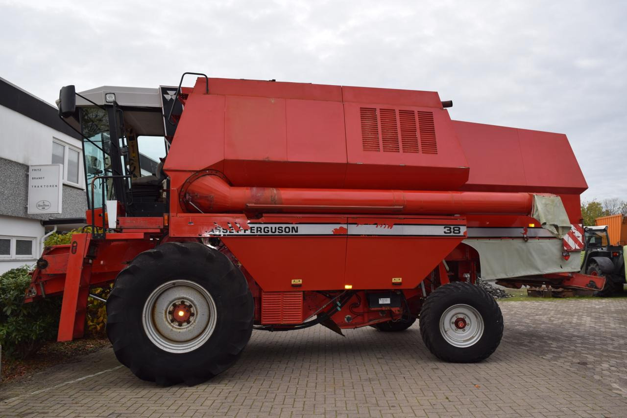 Massey Ferguson MF 38 - Pemanen gabungan: gambar 2 Massey Ferguson MF 38 - Pemanen gabungan: gambar 2