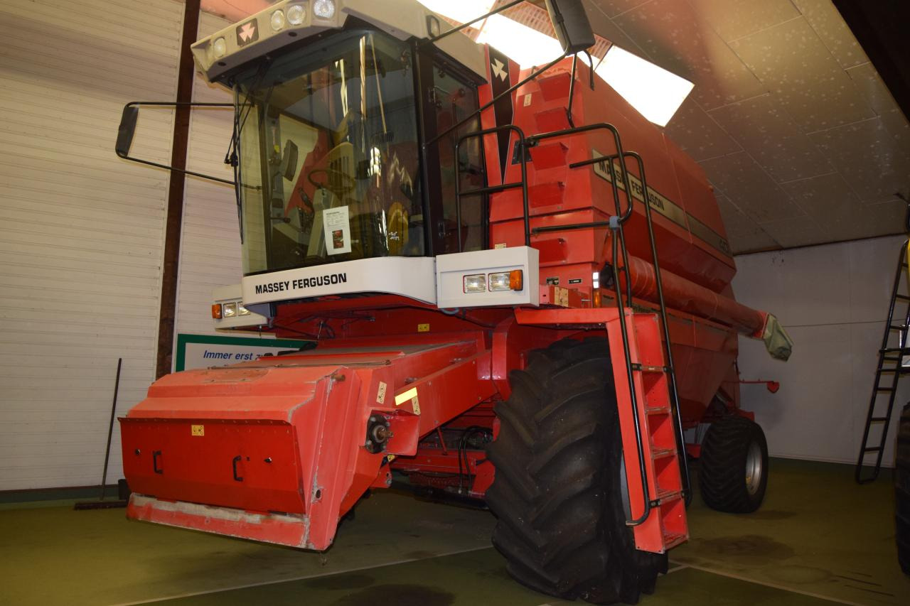 Massey Ferguson MF 40 RS - Pemanen gabungan: gambar 1 Massey Ferguson MF 40 RS - Pemanen gabungan: gambar 1