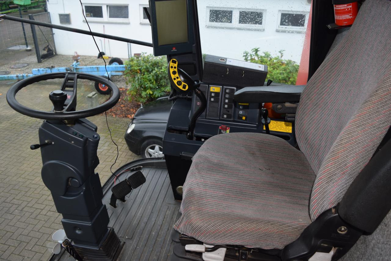 Massey Ferguson MF 7256 *4x4* - Pemanen gabungan: gambar 5 Massey Ferguson MF 7256 *4x4* - Pemanen gabungan: gambar 5