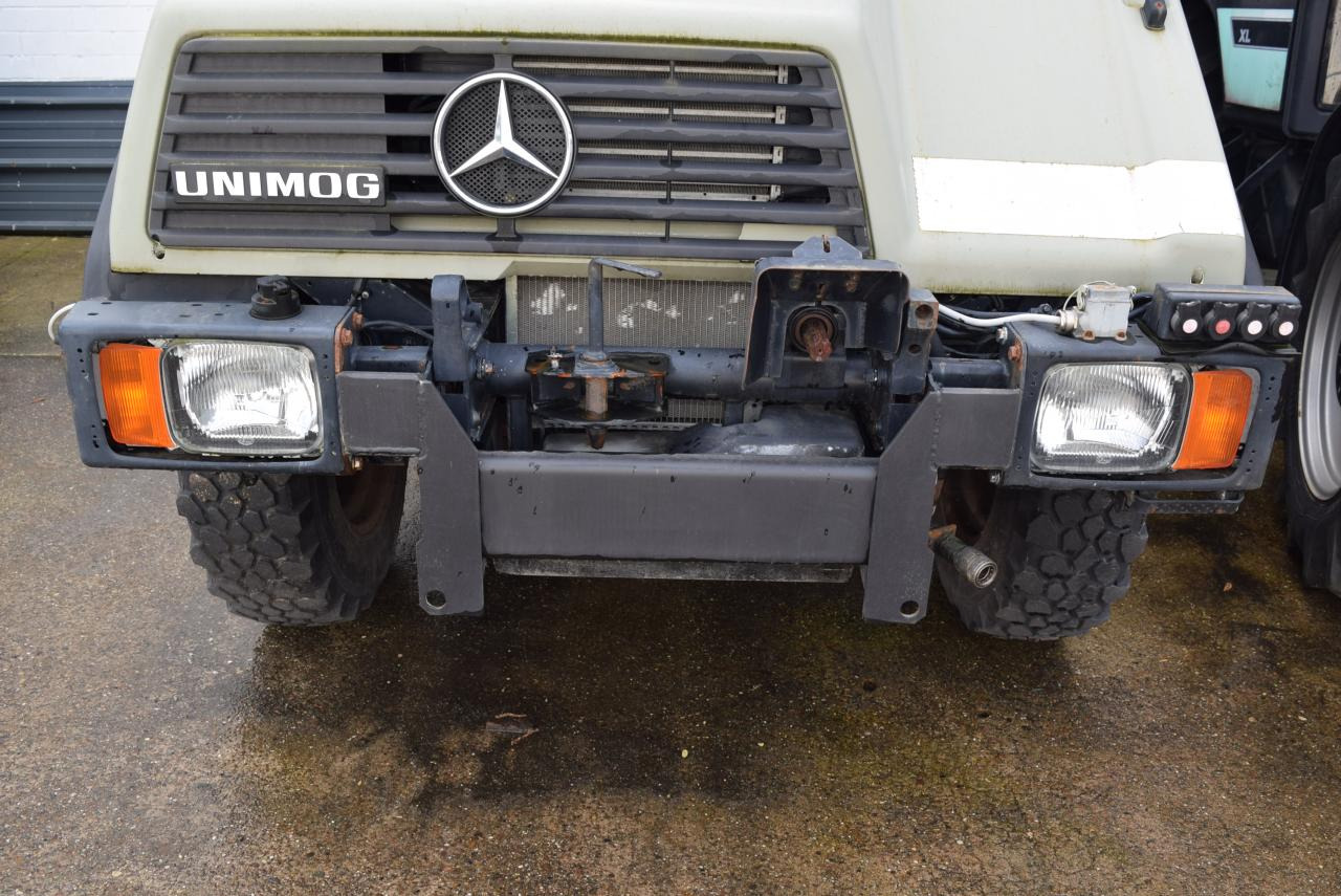 Mercedes-Benz U 90 - Truk jungkit: gambar 5 Mercedes-Benz U 90 - Truk jungkit: gambar 5