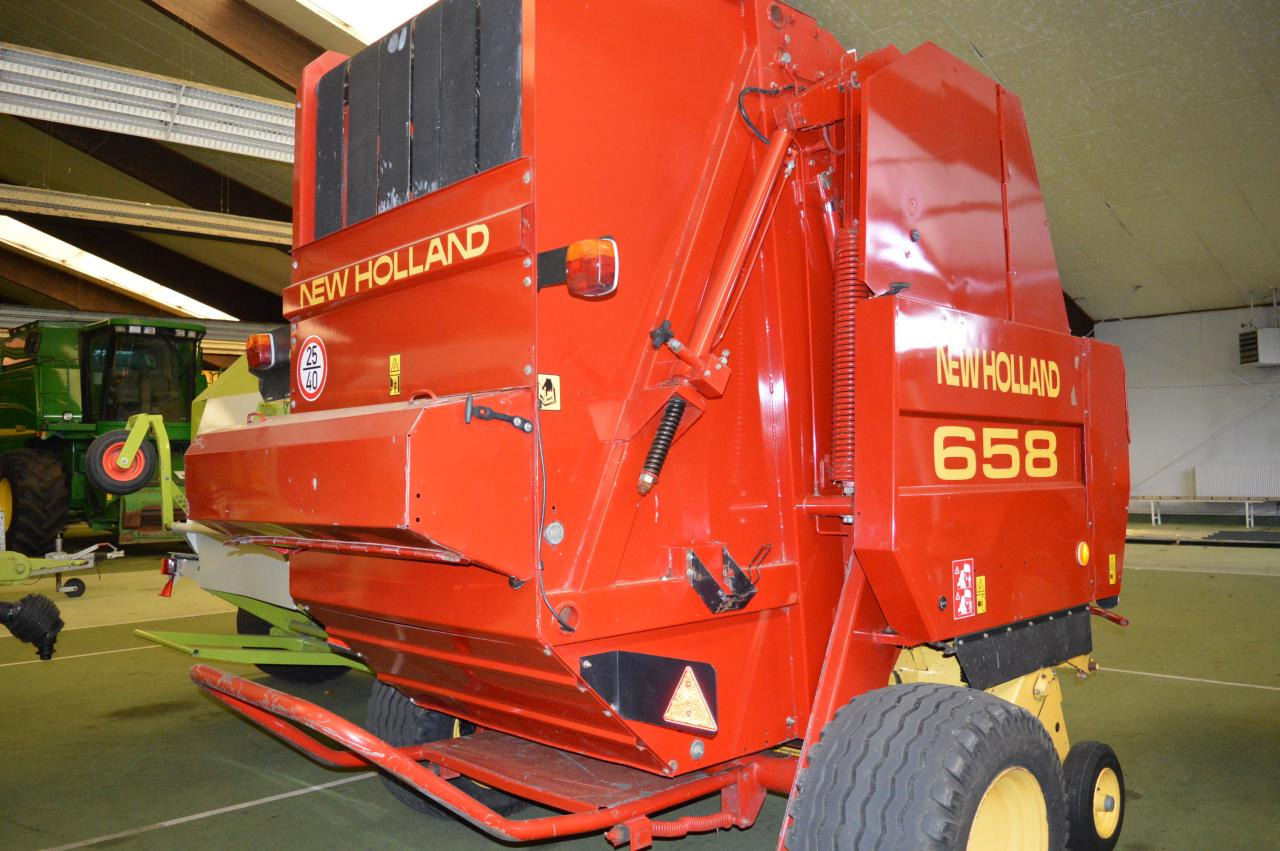 New Holland 658 - Baler bulat: gambar 3 New Holland 658 - Baler bulat: gambar 3