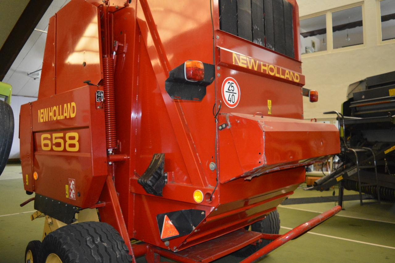 New Holland 658 - Baler bulat: gambar 4 New Holland 658 - Baler bulat: gambar 4