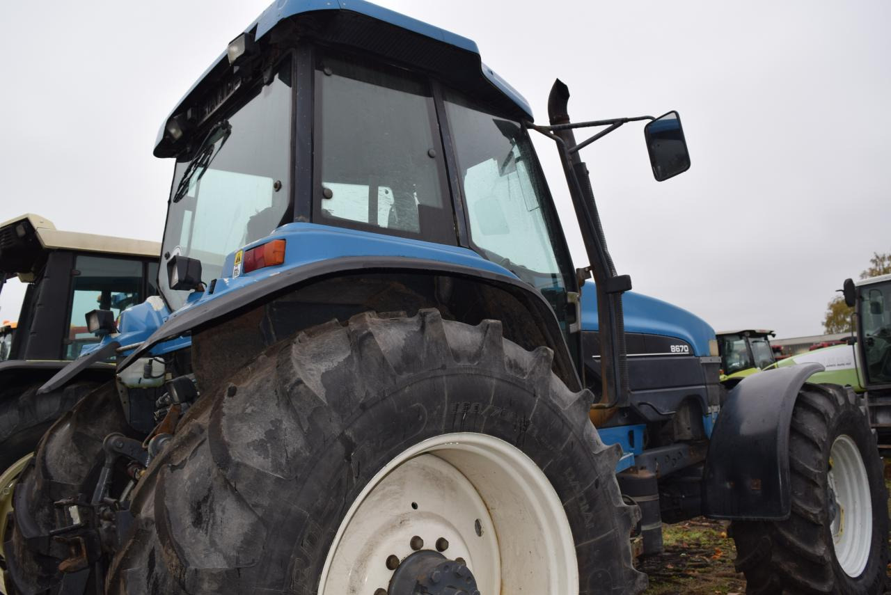 New Holland 8670 - Traktor: gambar 4 New Holland 8670 - Traktor: gambar 4