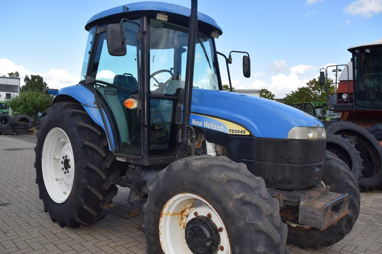 New Holland TD 5040 - Traktor: gambar 3 New Holland TD 5040 - Traktor: gambar 3