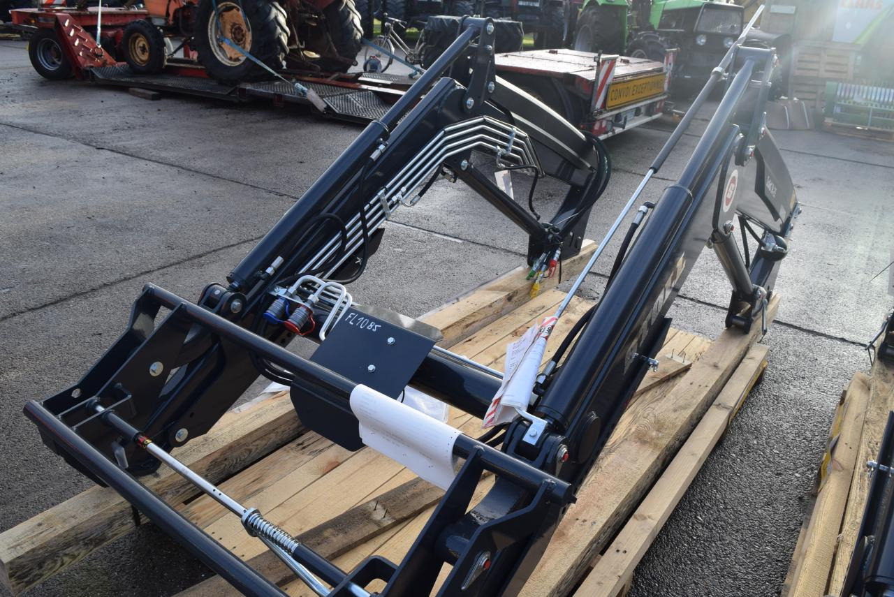 Stoll Solid 38-20 P - Pemuat depan untuk traktor: gambar 3 Stoll Solid 38-20 P - Pemuat depan untuk traktor: gambar 3