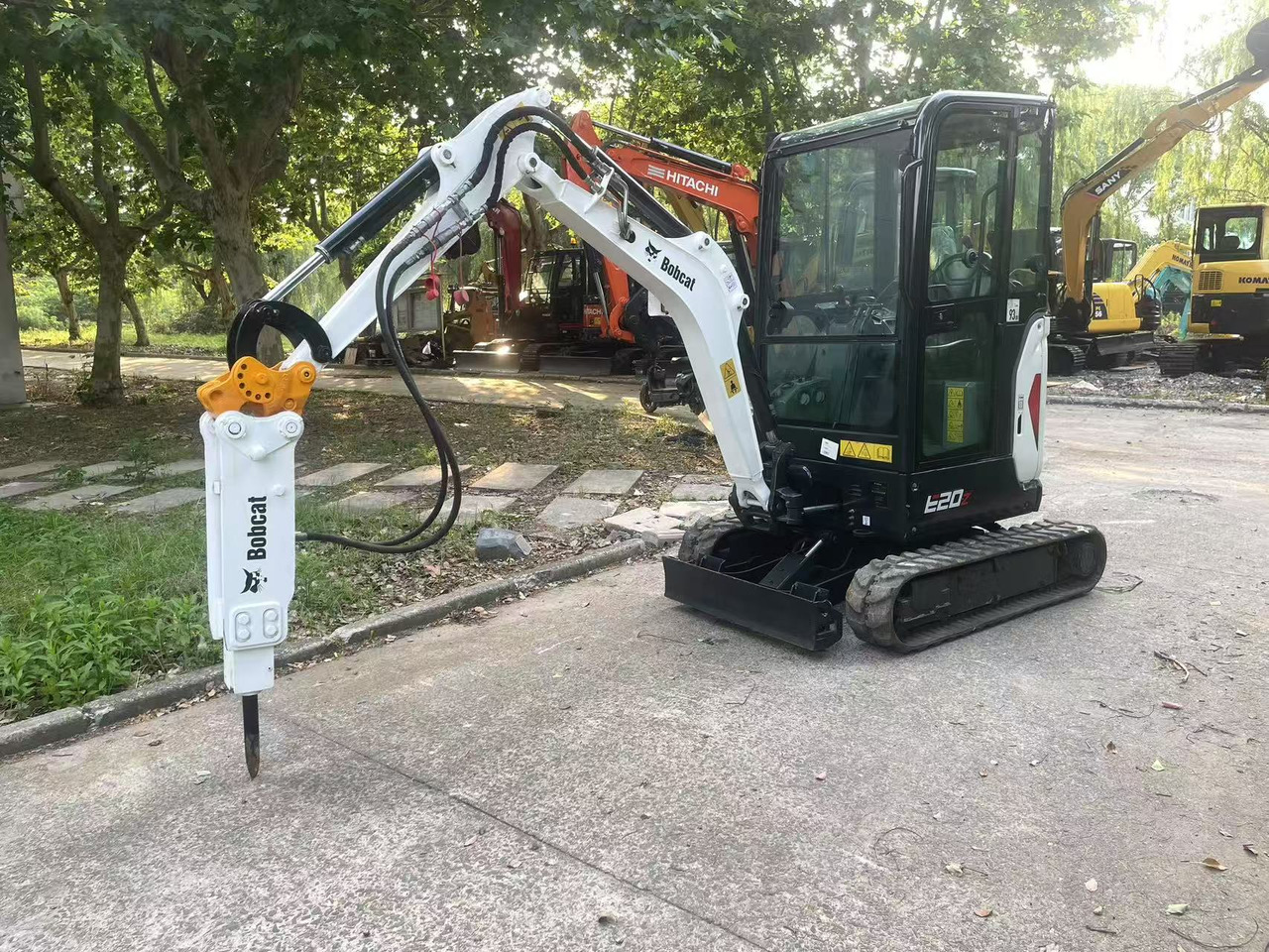 Bobcat E20Z - Ekskavator mini: gambar 1 Bobcat E20Z - Ekskavator mini: gambar 1