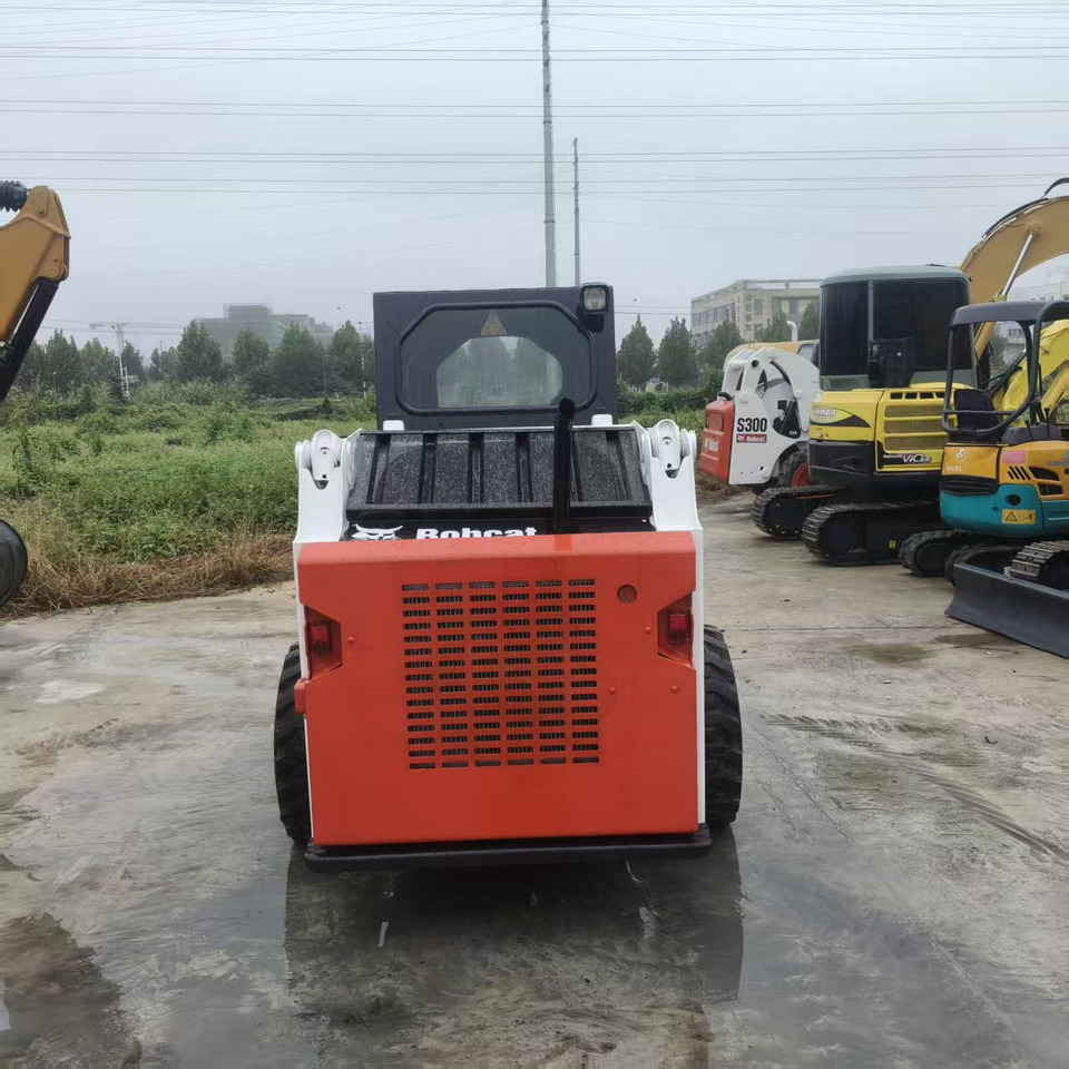 Bobcat S300 - Skid steer: gambar 3 Bobcat S300 - Skid steer: gambar 3