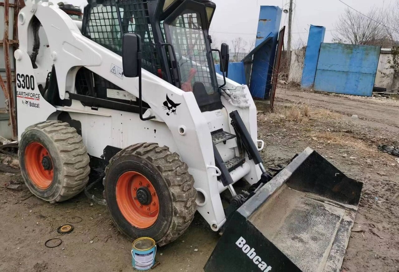 Bobcat S300 - Skid steer: gambar 5 Bobcat S300 - Skid steer: gambar 5