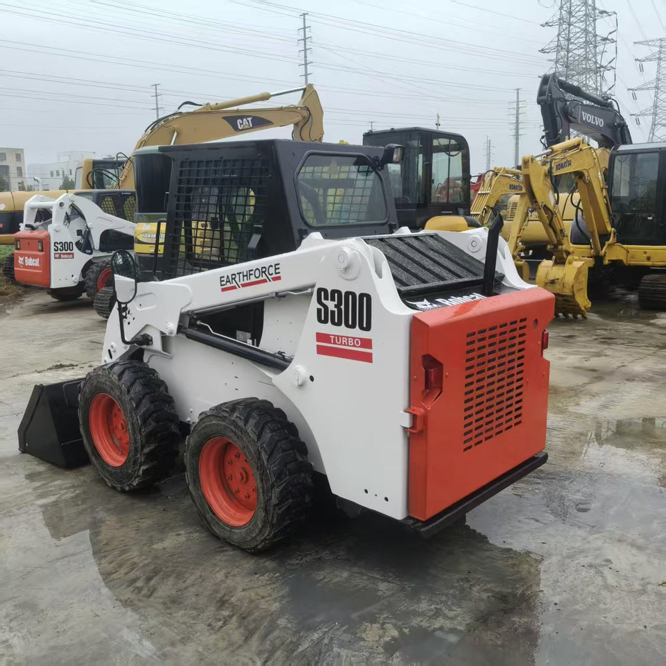 Bobcat S300 - Skid steer: gambar 2 Bobcat S300 - Skid steer: gambar 2
